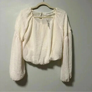 NWT Astr cropped ivory off white cream balloon sleeves  top
